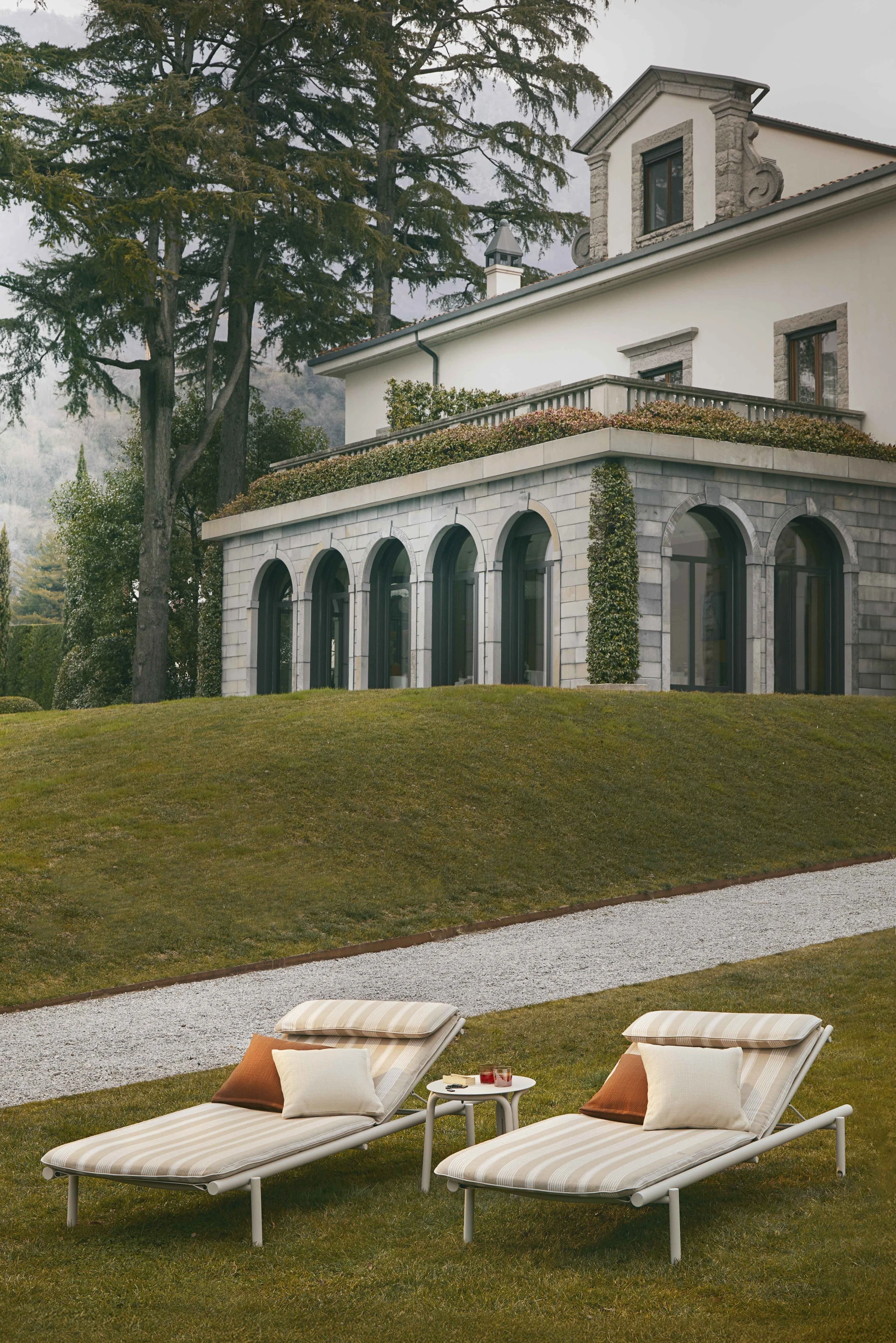 Unopiù Outdoor Gartenmöbel in der Schweiz kaufen im Showroom Zürich